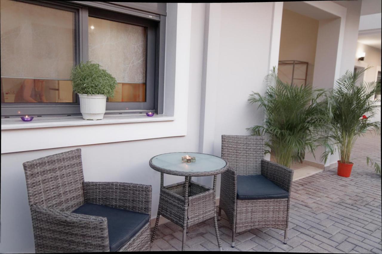 Niriides Apartments Порто-Хелі Екстер'єр фото