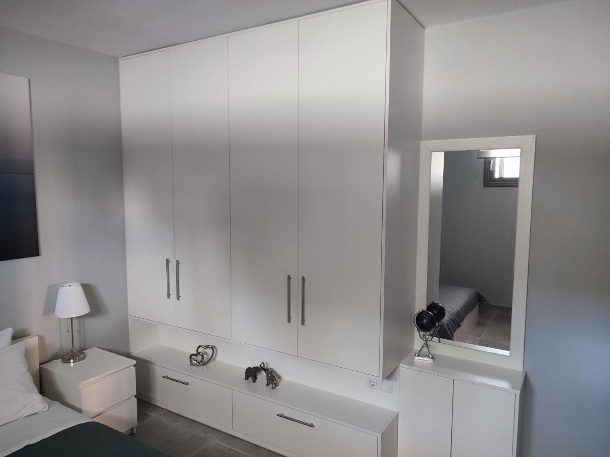Niriides Apartments Порто-Хелі Екстер'єр фото